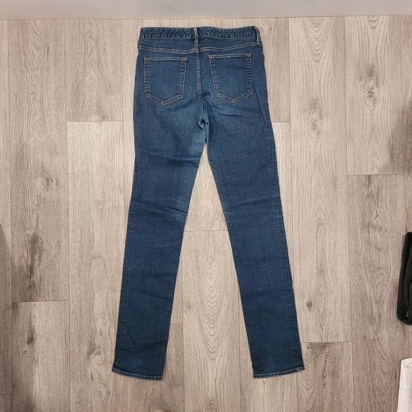 Eddie Bauer Slightly Curvy Straight Jeans - LONG - Picture 3 of 7